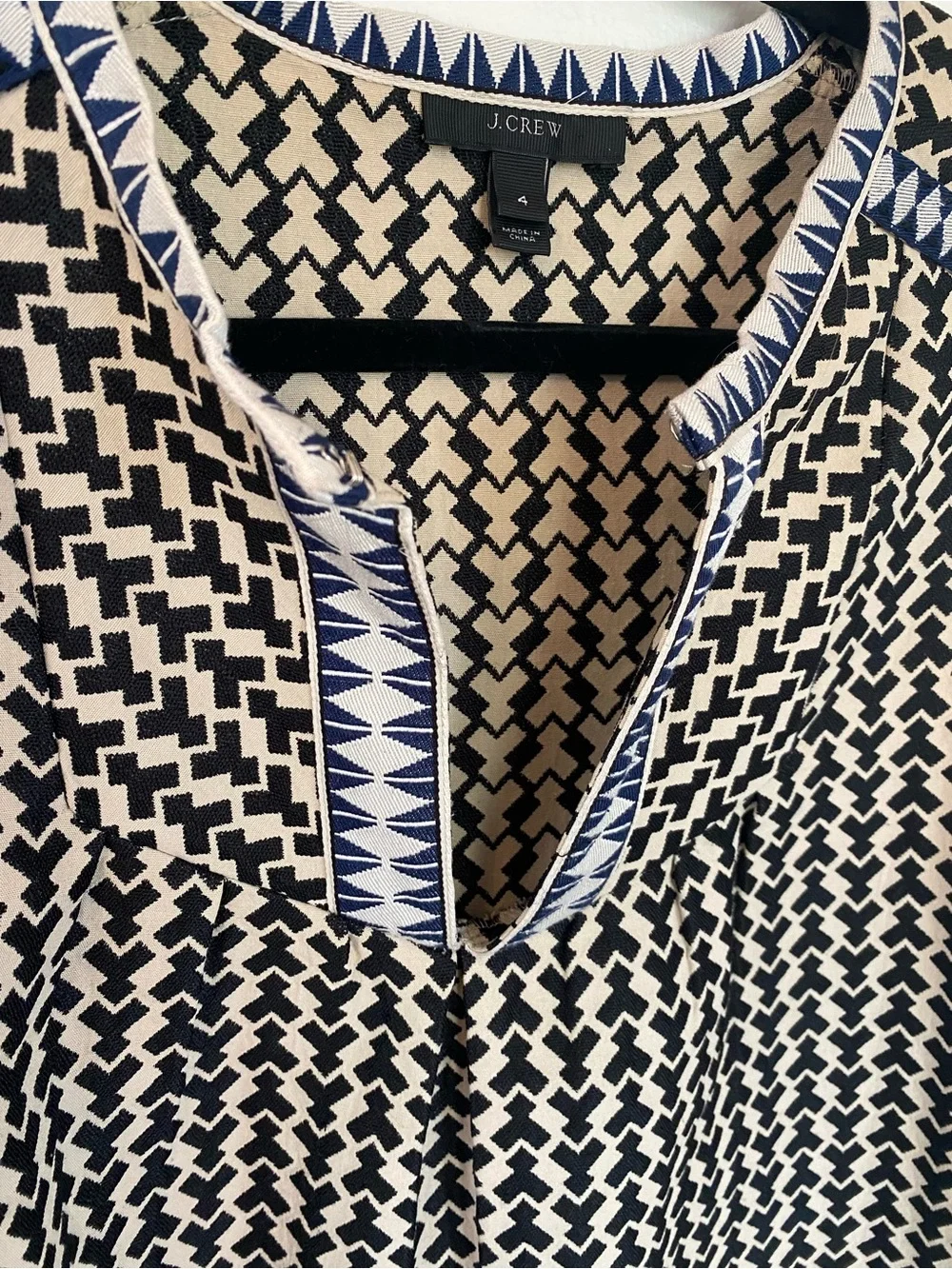 J. Crew Black and Cream Sleeveless Geometric Arrow Shift Dress size 4